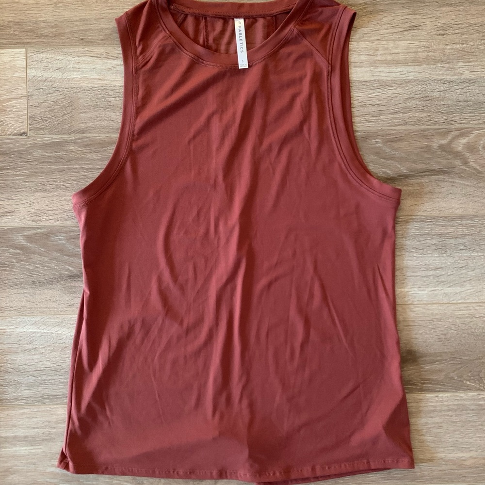 Fabletics top
